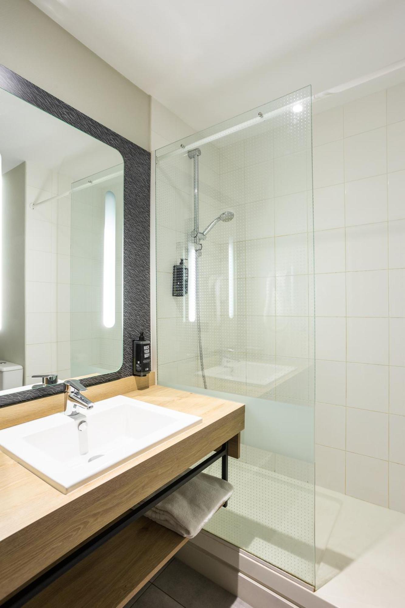 Готель Ibis Angouleme Nord Champniers  Екстер'єр фото