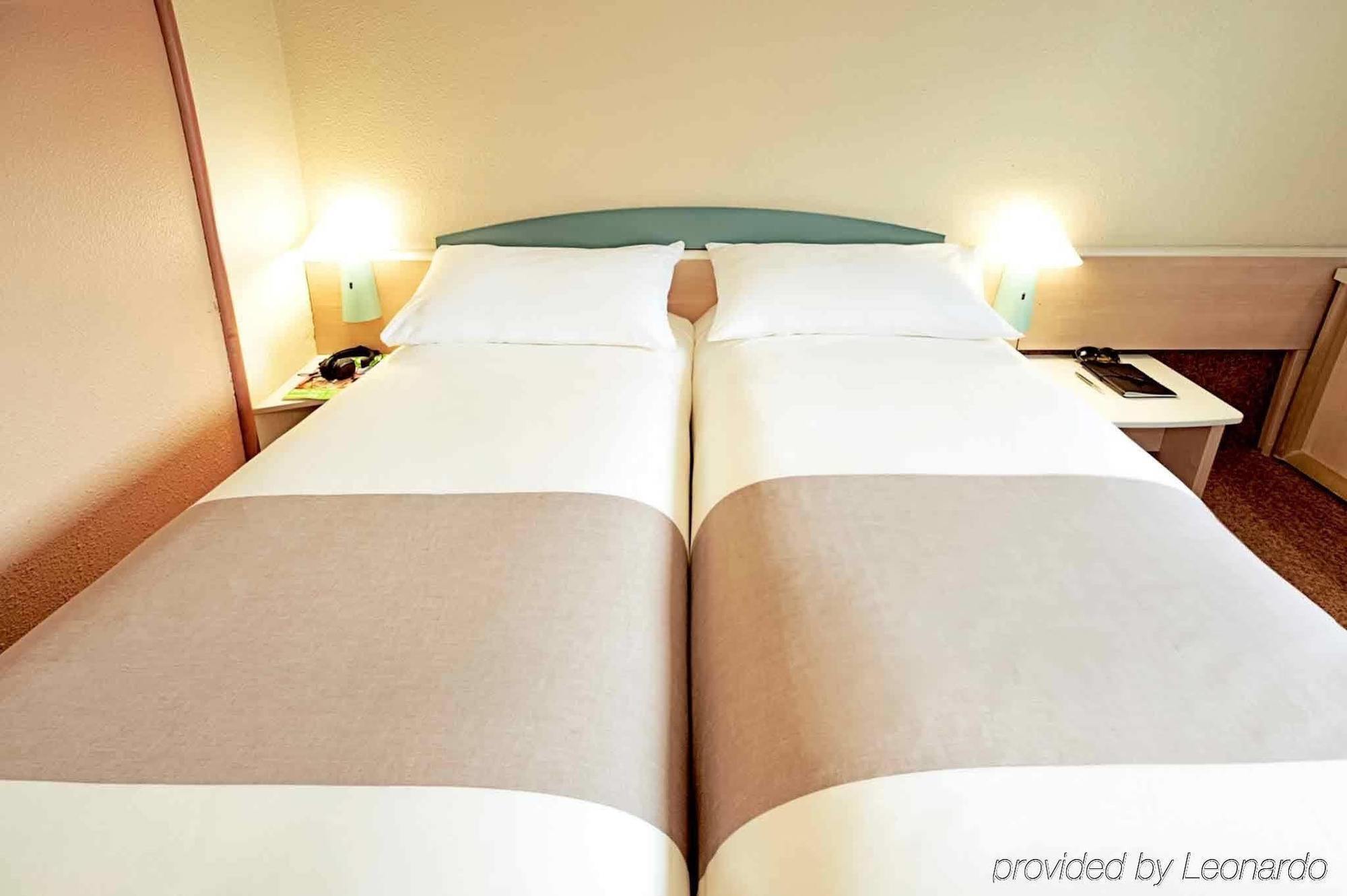 Готель Ibis Angouleme Nord Champniers  Екстер'єр фото