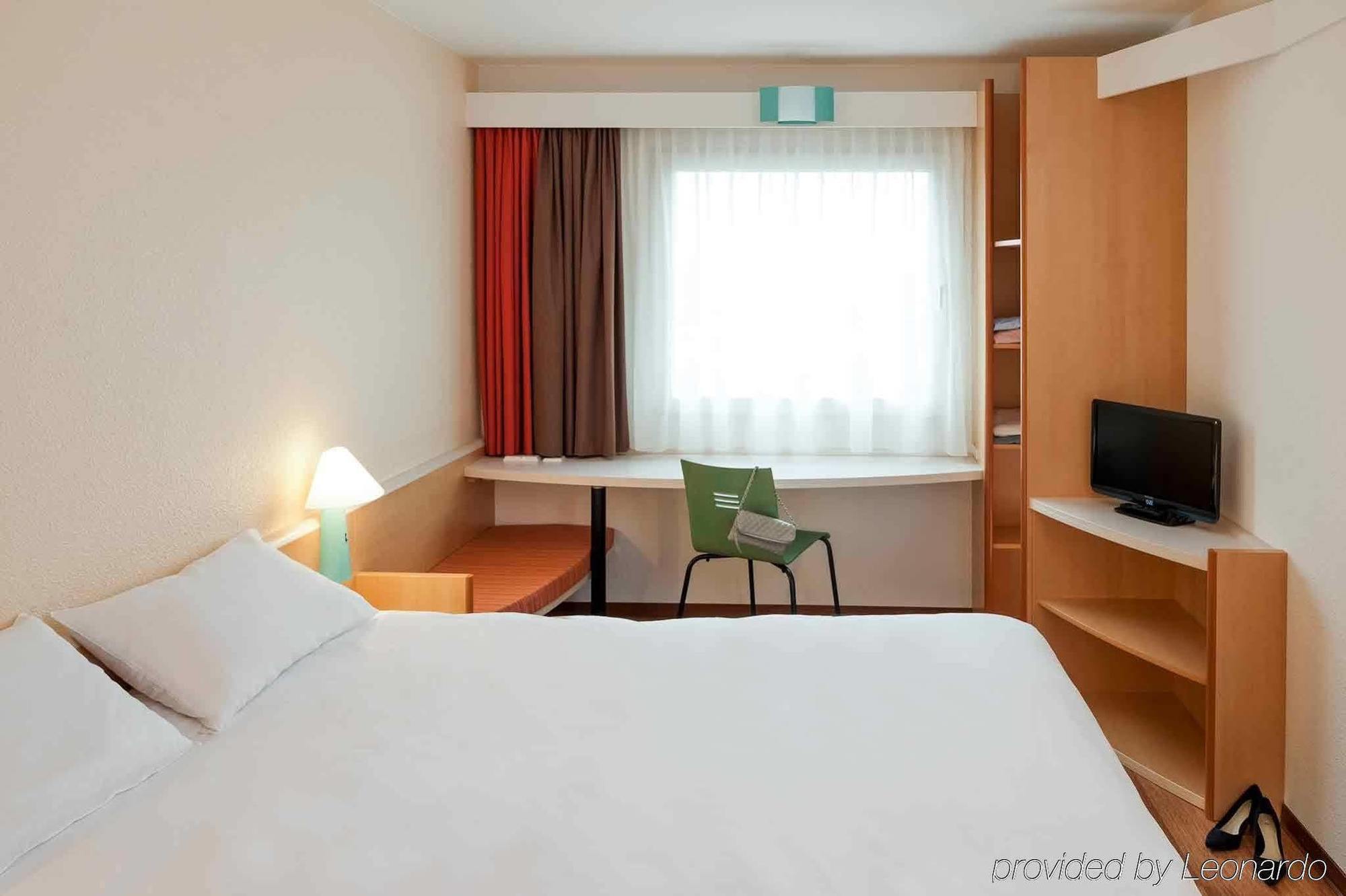 Готель Ibis Angouleme Nord Champniers  Екстер'єр фото